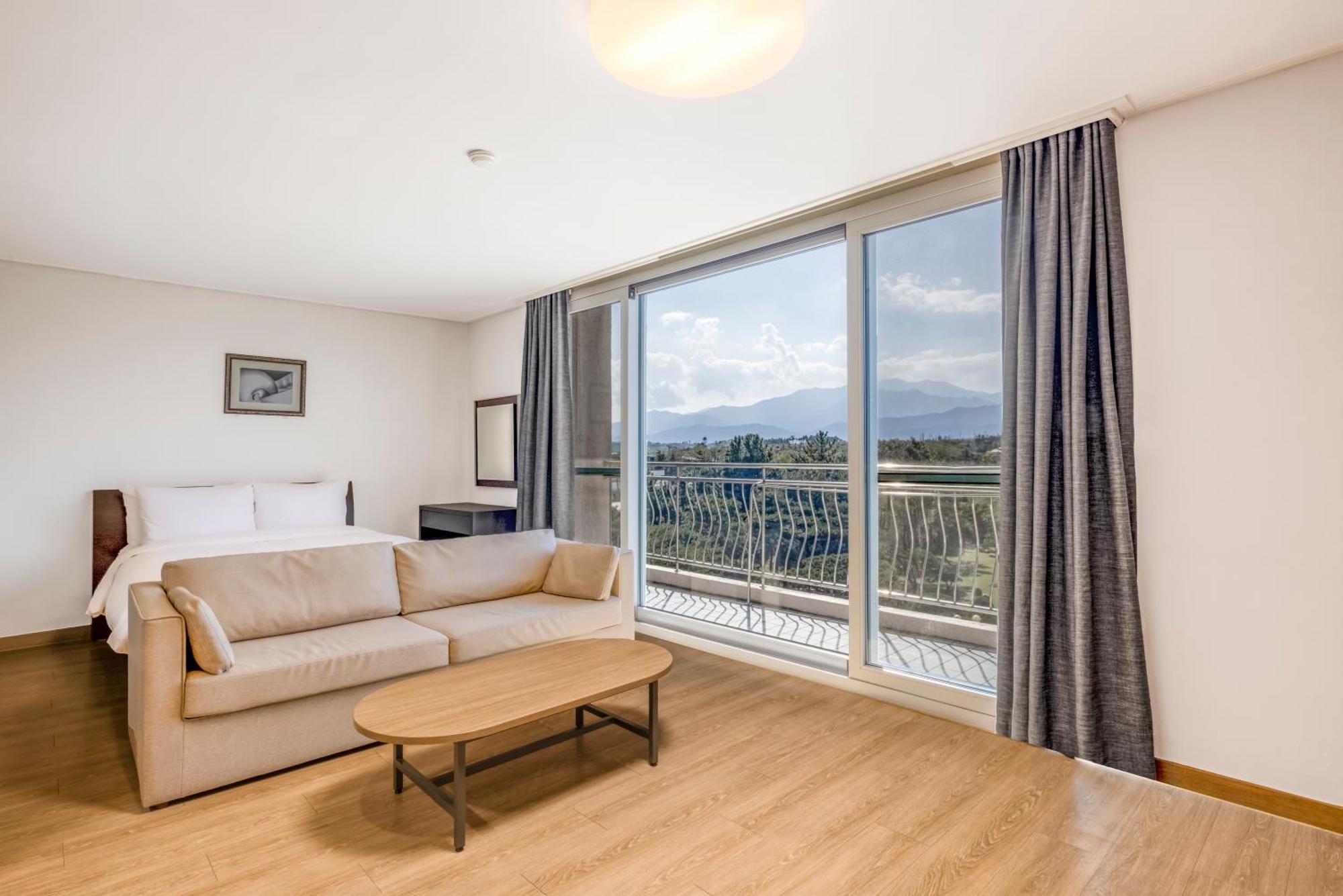 סוקצ'ו Kensington Resort Seorak Beach מראה חיצוני תמונה